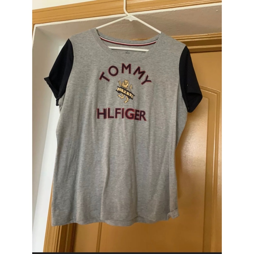 Women Tommy Hilfiger Color Block Crest T Shirt